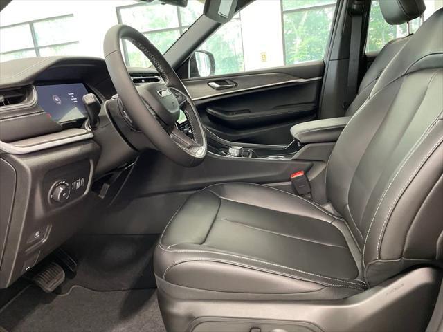 new 2025 Jeep Grand Cherokee car, priced at $40,500