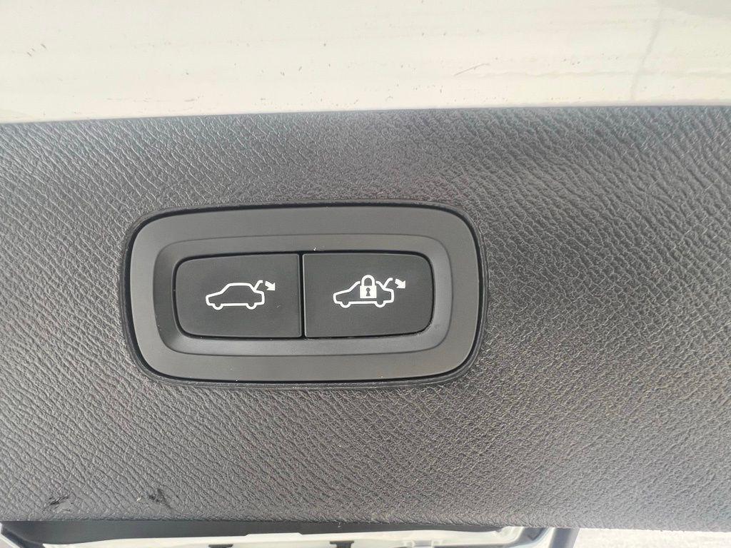 used 2022 Volvo XC90 car, priced at $36,390