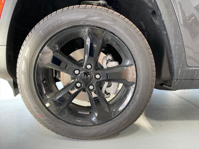 new 2025 Jeep Grand Cherokee car, priced at $38,500