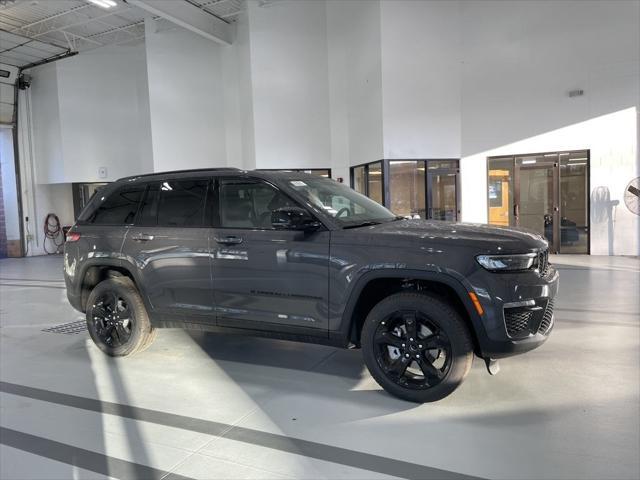 new 2025 Jeep Grand Cherokee car, priced at $38,900