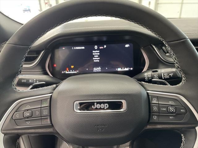 new 2025 Jeep Grand Cherokee car, priced at $38,900