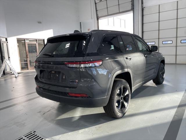 new 2025 Jeep Grand Cherokee car, priced at $38,900