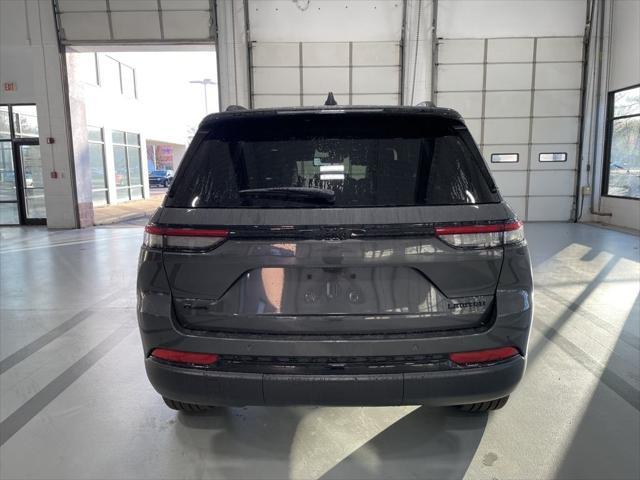 new 2025 Jeep Grand Cherokee car, priced at $38,900