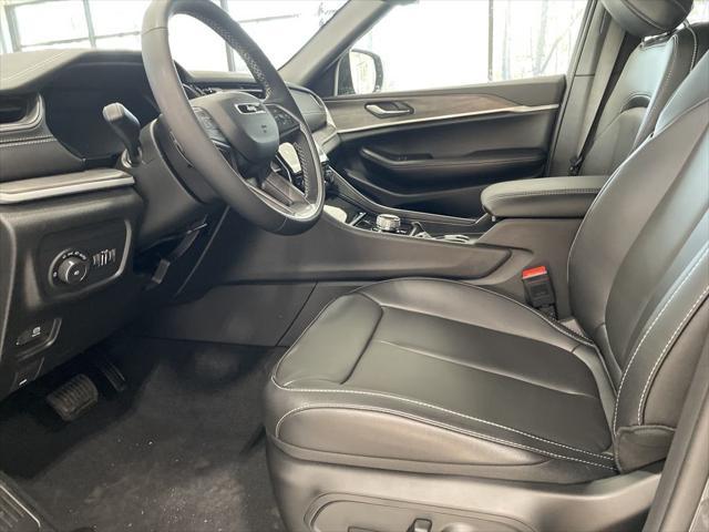 new 2025 Jeep Grand Cherokee car, priced at $38,900