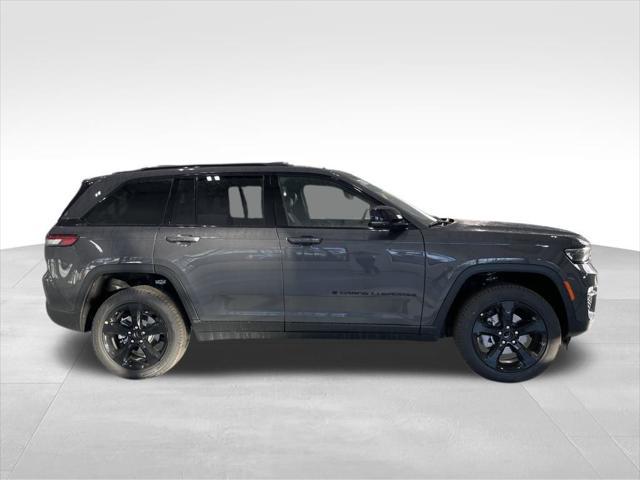 new 2025 Jeep Grand Cherokee car, priced at $38,500