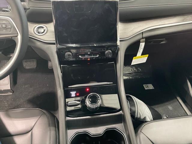 new 2025 Jeep Grand Cherokee car, priced at $38,500