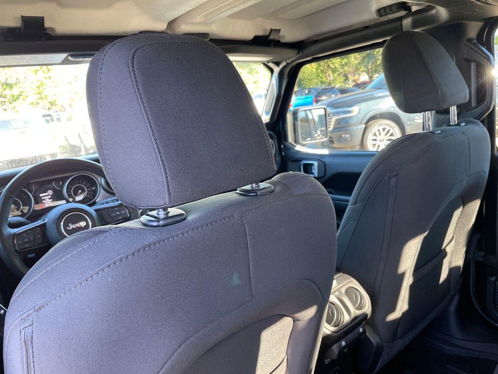 used 2023 Jeep Gladiator car, priced at $35,444