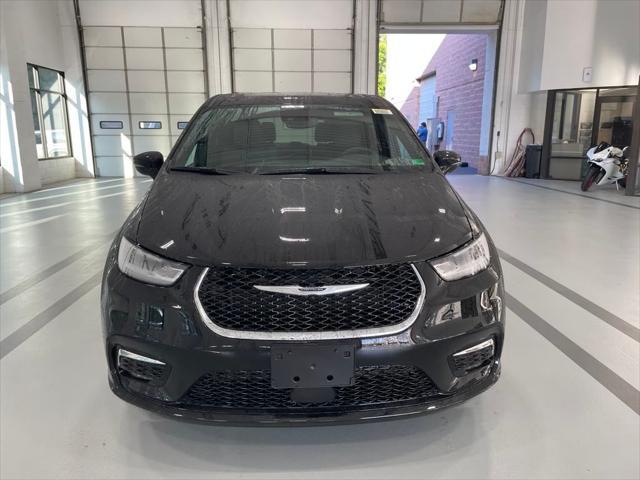 new 2025 Chrysler Pacifica car, priced at $39,800
