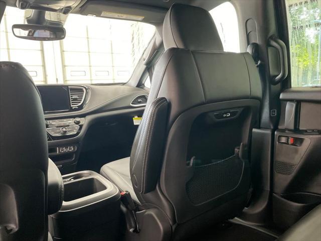 new 2025 Chrysler Pacifica car, priced at $39,800