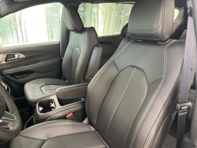 new 2025 Chrysler Pacifica car, priced at $39,800
