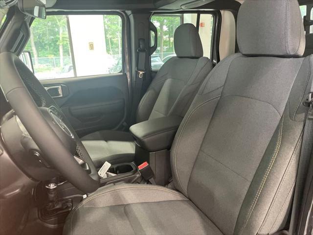new 2025 Jeep Gladiator car, priced at $42,500