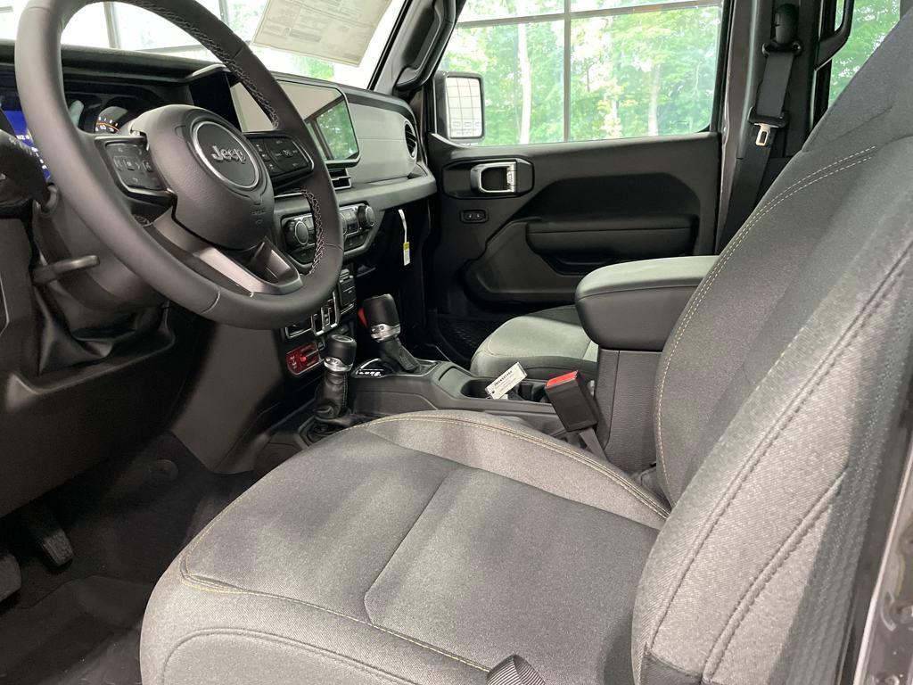 new 2025 Jeep Gladiator car, priced at $44,500
