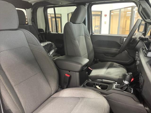 new 2025 Jeep Gladiator car, priced at $42,500