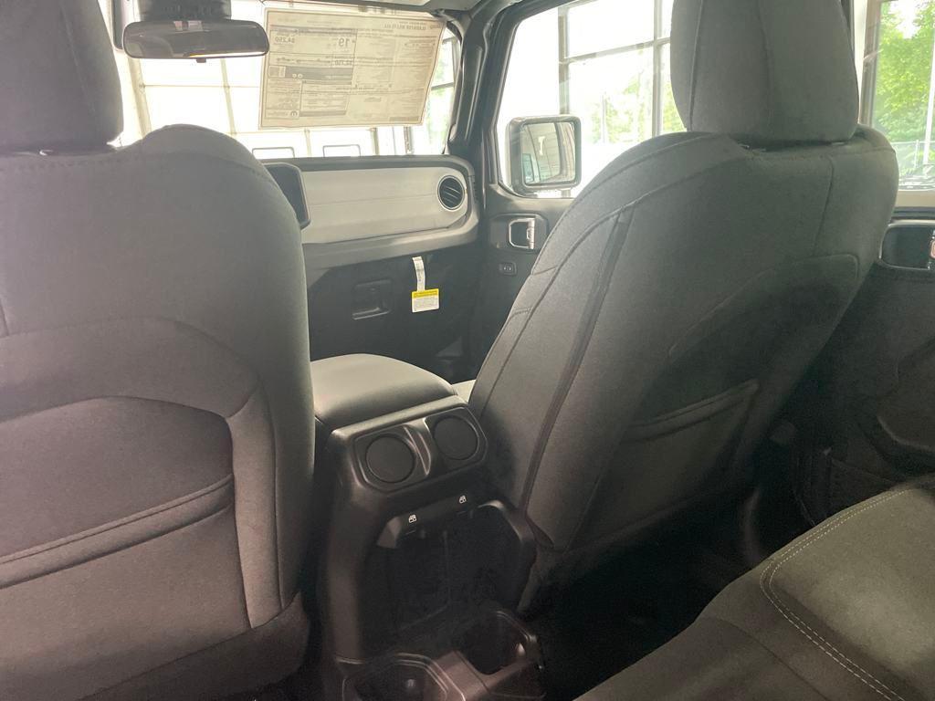 new 2025 Jeep Gladiator car, priced at $44,500