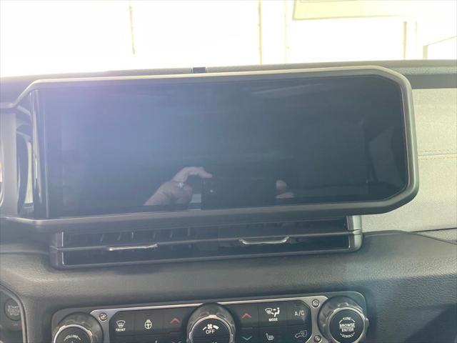 new 2025 Jeep Wrangler car, priced at $43,500