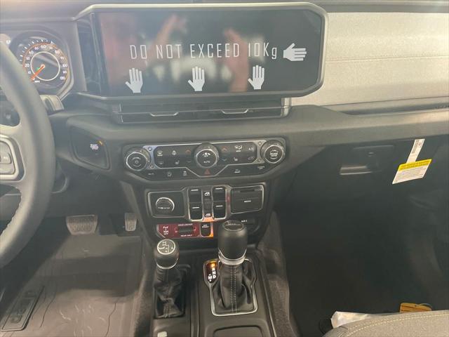 new 2025 Jeep Gladiator car, priced at $40,500