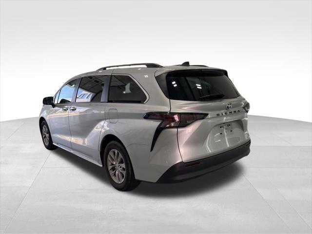 used 2023 Toyota Sienna car, priced at $39,620