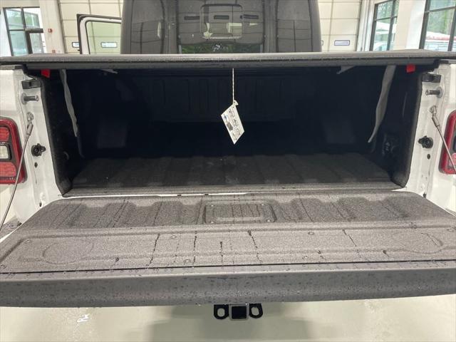 new 2025 Jeep Gladiator car, priced at $39,800