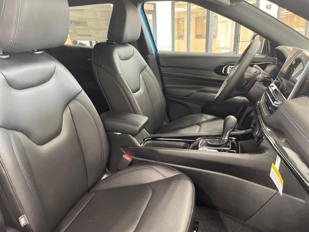 new 2025 Jeep Compass car, priced at $28,992
