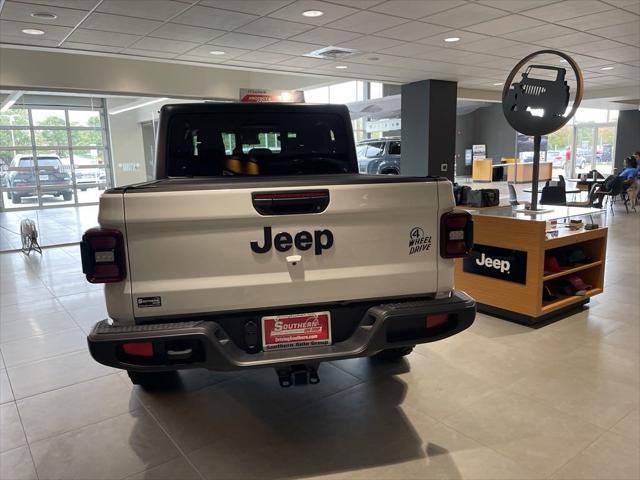 new 2024 Jeep Gladiator car, priced at $41,900