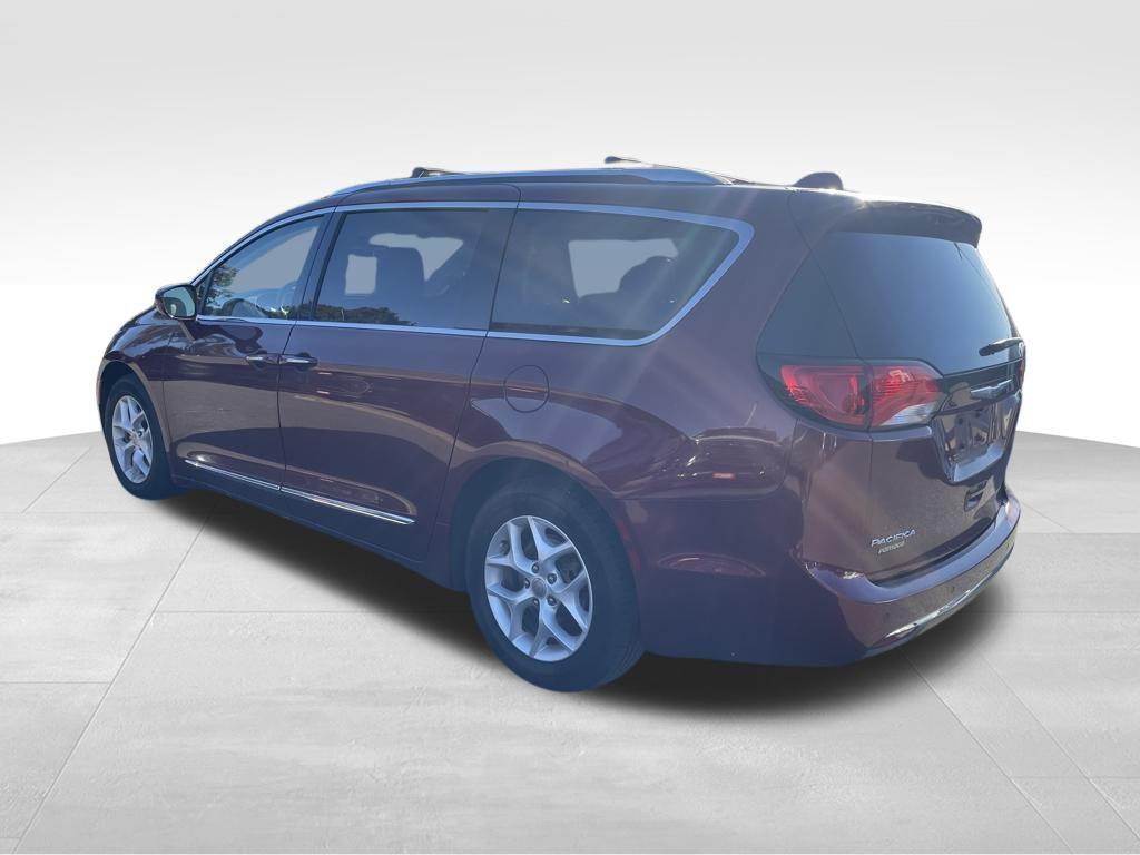 used 2018 Chrysler Pacifica car, priced at $15,872