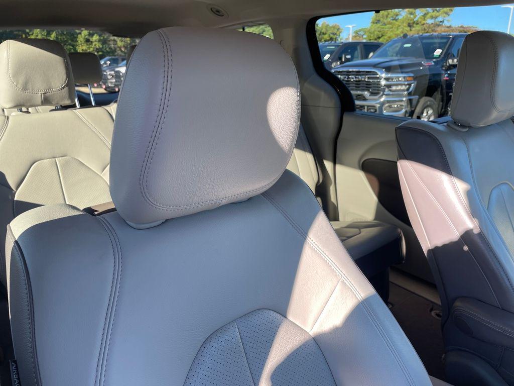 used 2018 Chrysler Pacifica car, priced at $15,872