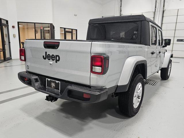 new 2023 Jeep Gladiator car, priced at $39,098