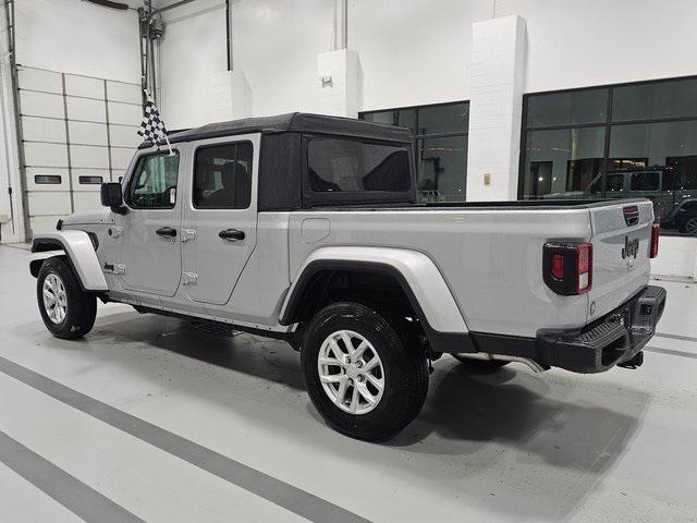 new 2023 Jeep Gladiator car, priced at $39,098