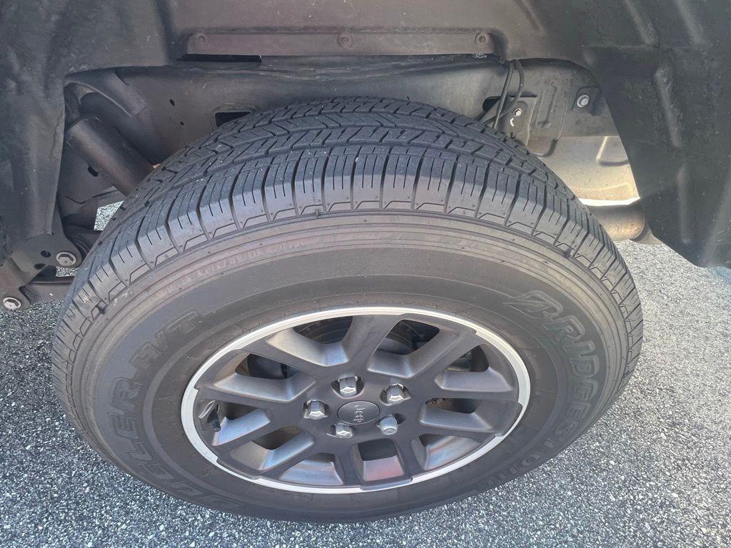 used 2023 Jeep Gladiator car, priced at $27,849