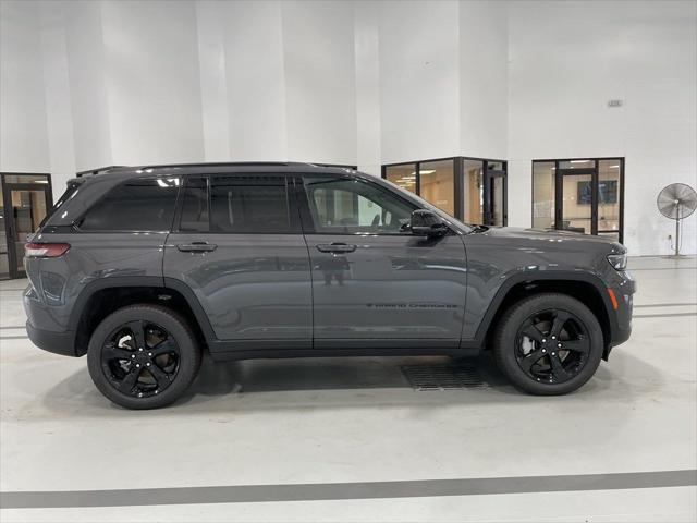 new 2024 Jeep Grand Cherokee car, priced at $42,985