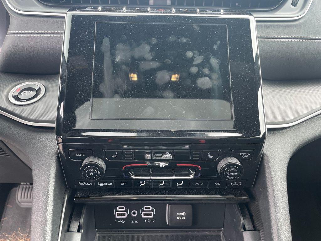 used 2025 Jeep Grand Cherokee car, priced at $39,800