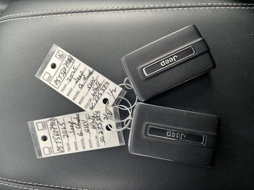 used 2025 Jeep Grand Cherokee car, priced at $39,800