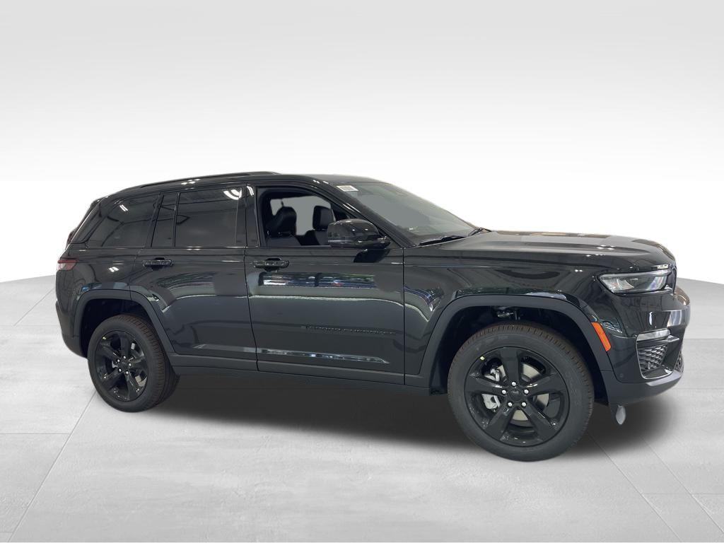 new 2025 Jeep Grand Cherokee car, priced at $44,106