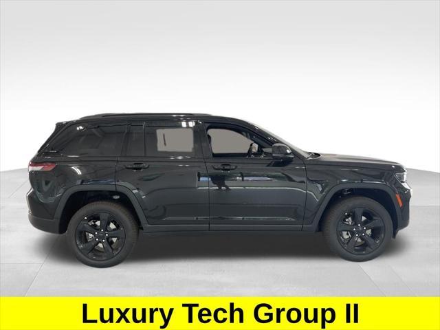 new 2025 Jeep Grand Cherokee car, priced at $42,500
