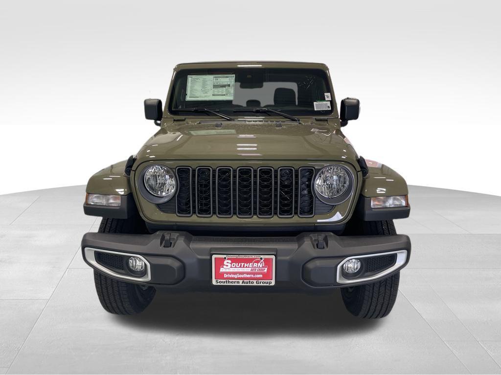 new 2025 Jeep Gladiator car, priced at $36,750