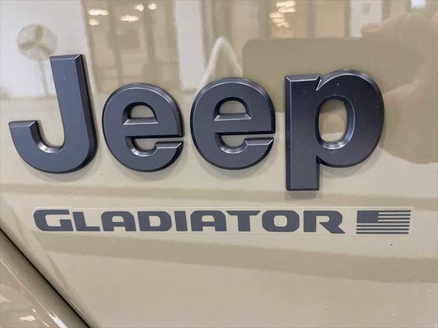 new 2025 Jeep Gladiator car, priced at $38,900