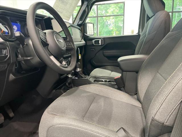new 2025 Jeep Gladiator car, priced at $38,900