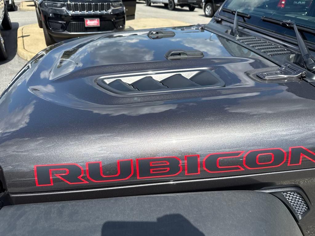 new 2025 Jeep Wrangler car, priced at $44,800