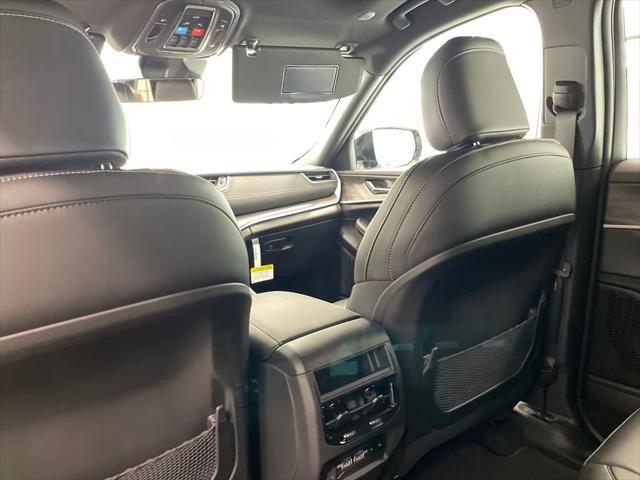 new 2025 Jeep Grand Cherokee car, priced at $41,900