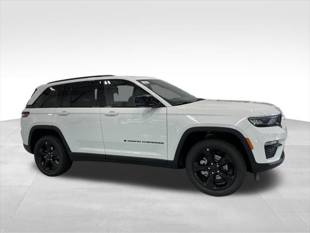 new 2025 Jeep Grand Cherokee car, priced at $39,800