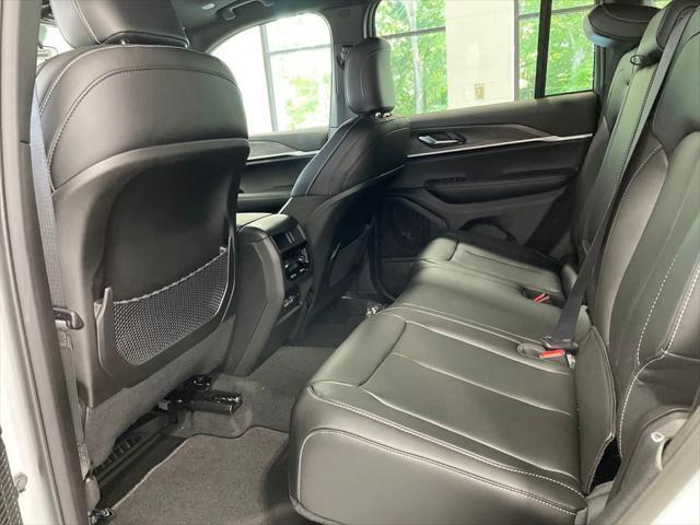 new 2025 Jeep Grand Cherokee car, priced at $39,800