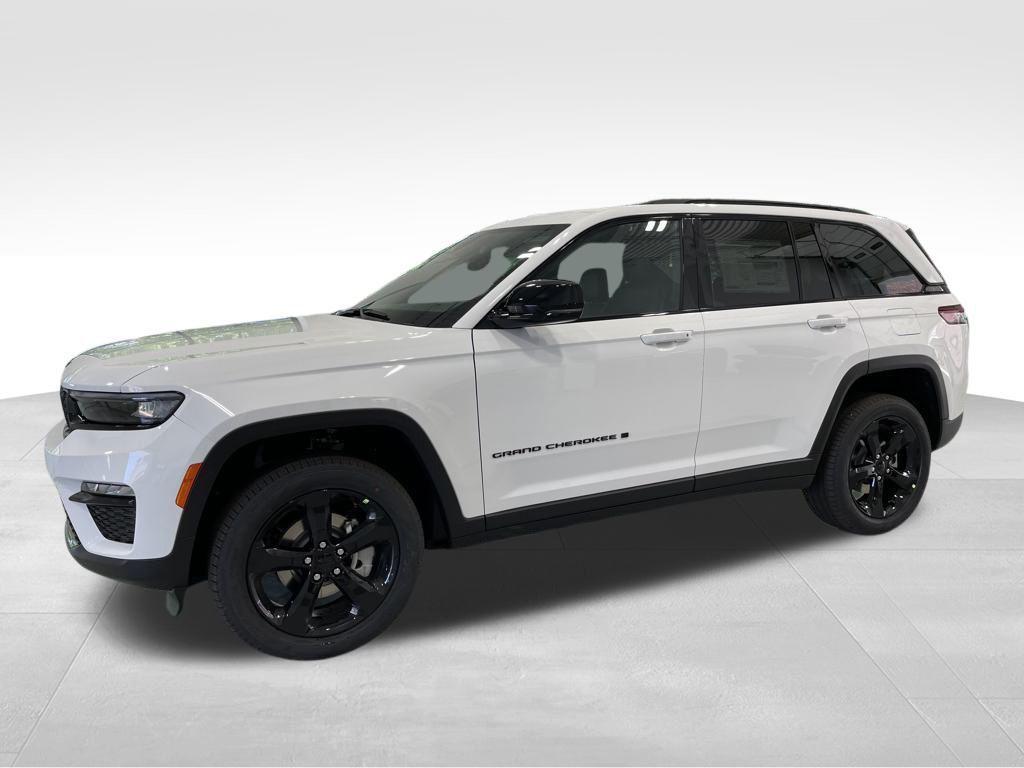 new 2025 Jeep Grand Cherokee car, priced at $39,850