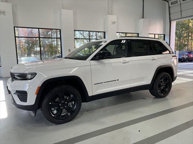 new 2025 Jeep Grand Cherokee car, priced at $36,950