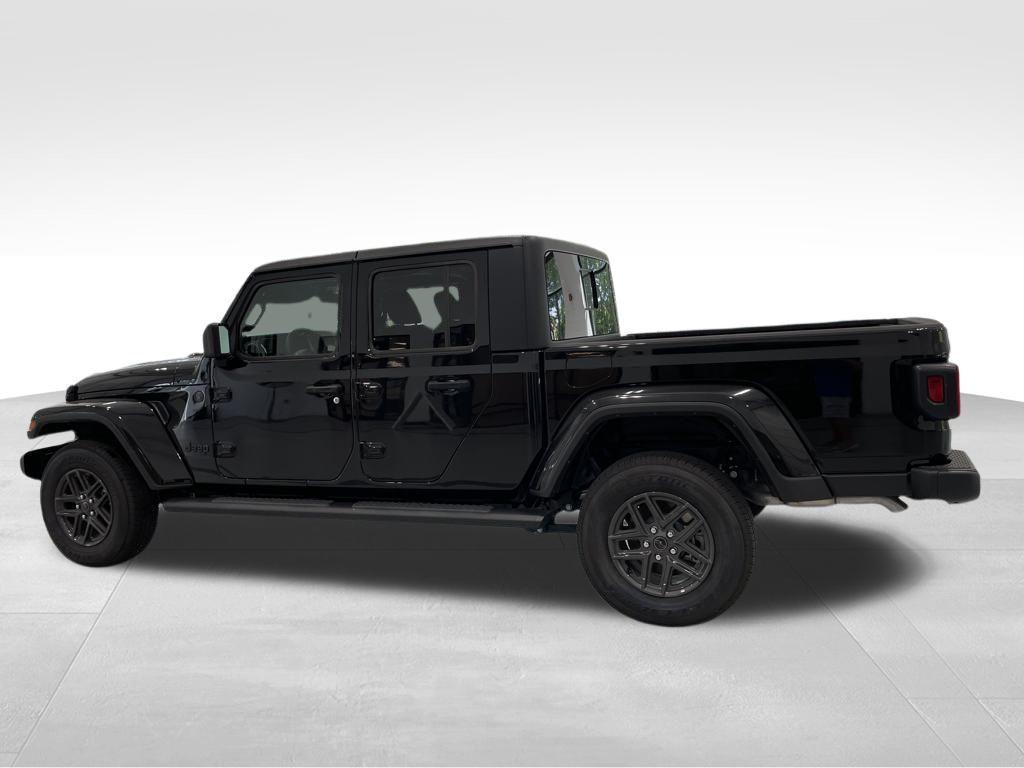 used 2024 Jeep Gladiator car, priced at $36,499