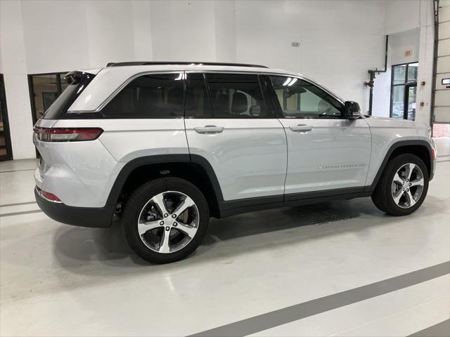 new 2024 Jeep Grand Cherokee car, priced at $41,900