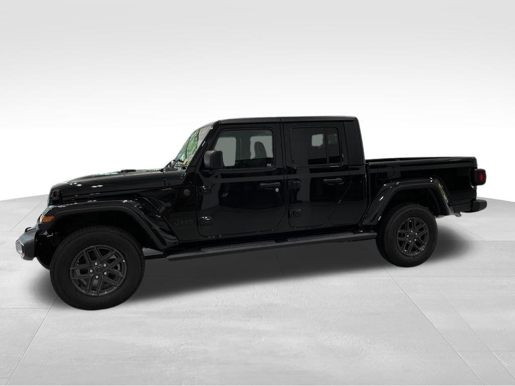 used 2024 Jeep Gladiator car, priced at $36,600