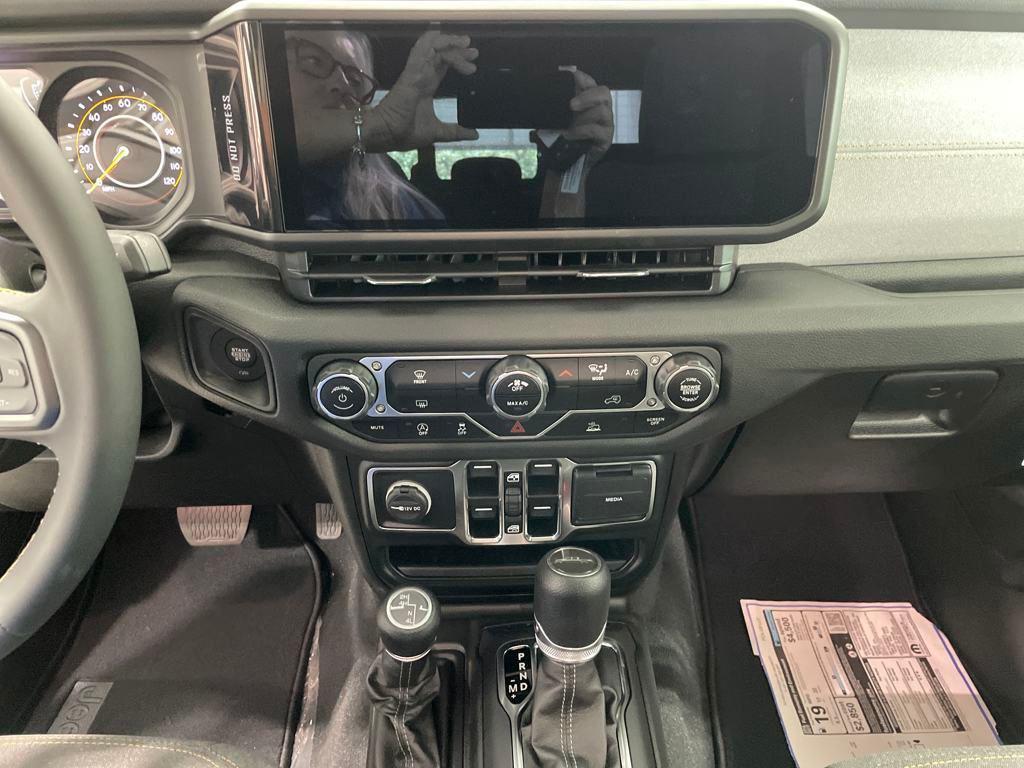 used 2024 Jeep Gladiator car, priced at $36,600
