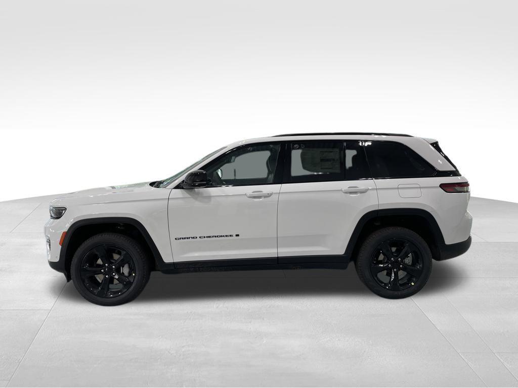 new 2025 Jeep Grand Cherokee car, priced at $41,900