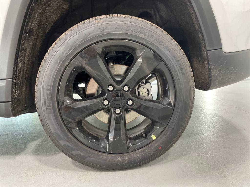 new 2025 Jeep Grand Cherokee car, priced at $41,900