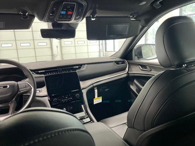 new 2025 Jeep Grand Cherokee car, priced at $41,500